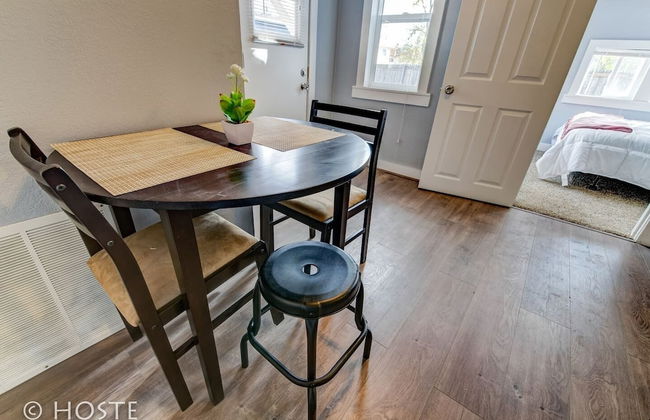 City Center Cottage Netflix, Mtns & Adventure! - Foto 6