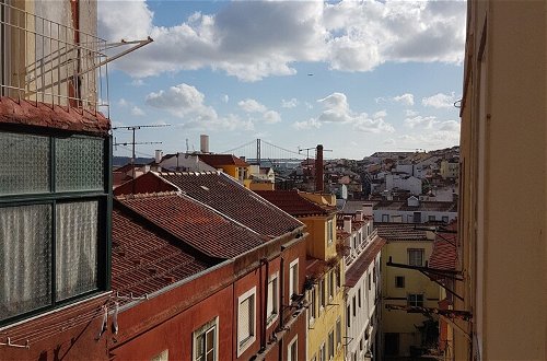Foto 8 - Apartment with Balcony in the Heart of Lisbon