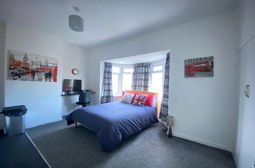 Photo 7 - Spacious 3-bed House in Darlington