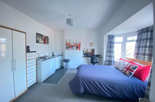 Photo 6 - Spacious 3-bed House in Darlington