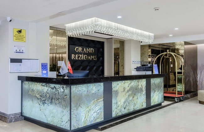 Grand Residence by NewInn - Photo 4