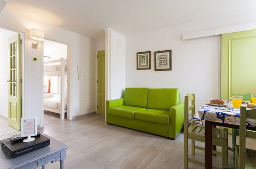 Photo 10 - JOIVY Charming 2BR Apt w/ workspace at the heart of Alfama