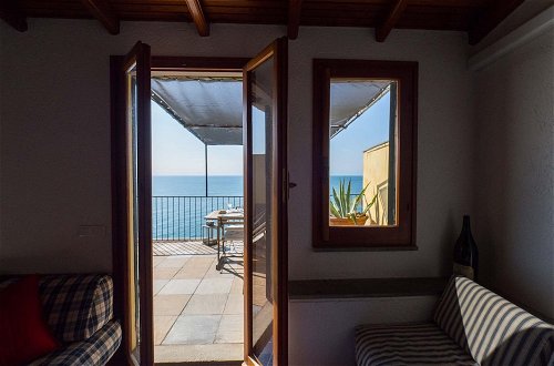 Photo 9 - La Lampara Sea View Terrace Apartment With AC