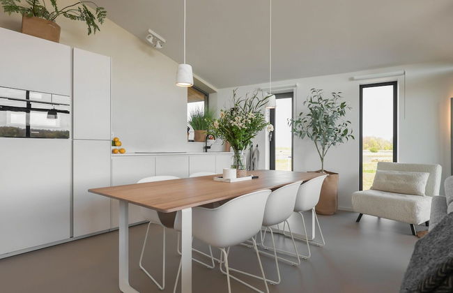 Stylish Countryside Home - Photo 25