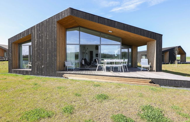 Stylish Countryside Home - Photo 1