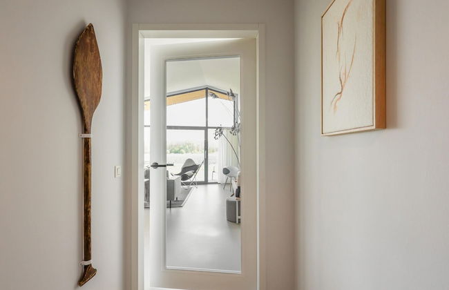 Stylish Countryside Home - Photo 2