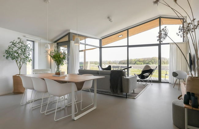 Stylish Countryside Home - Photo 27
