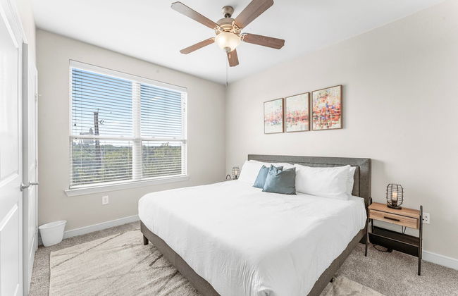 Airy Soco 2BR King Suite w Gympickleballlaundry - Foto 3