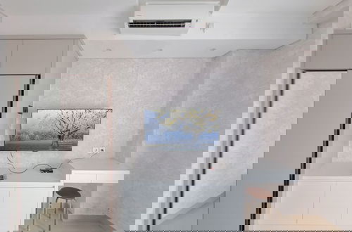 Photo 3 - Good Place 2Br At Patraland Amarta Apartment