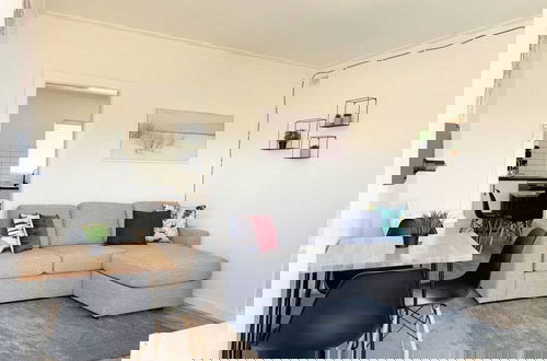 Photo 3 - 3BR Unit Free Park Wifi Campbelltown