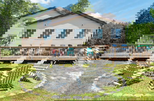 Photo 39 - The Lake Life by Avantstay Lakefront + View + Hot Tub