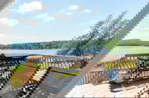 Photo 36 - The Lake Life by Avantstay Lakefront + View + Hot Tub