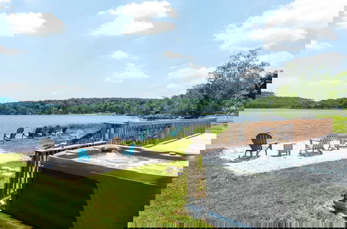 Photo 3 - The Lake Life by Avantstay Lakefront + View + Hot Tub