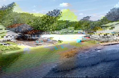 Photo 1 - The Lake Life by Avantstay Lakefront + View + Hot Tub