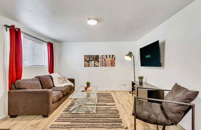 Convenient 2BR Apt w Covered Parking SLC - Foto 2