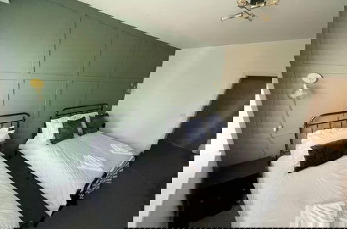 Photo 7 - Stylish 1-bed Apartment in Swindon