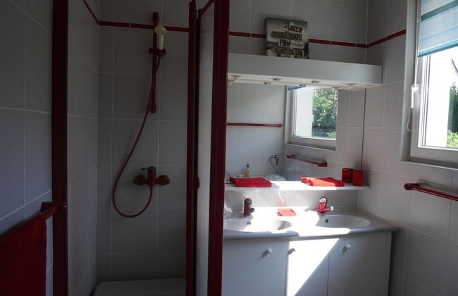 Holiday Home in Ploudalmyzeau - Foto 8