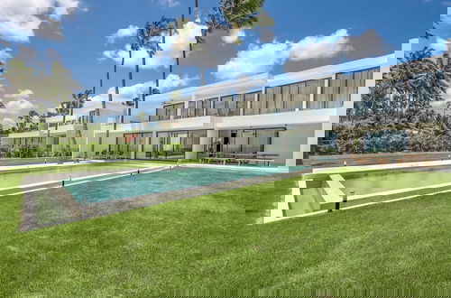 Foto 4 - A Tale of Luxury Serenity and Oceanfront Bliss