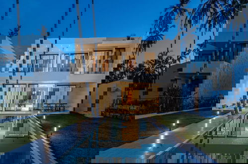 Foto 37 - A Tale of Luxury Serenity and Oceanfront Bliss
