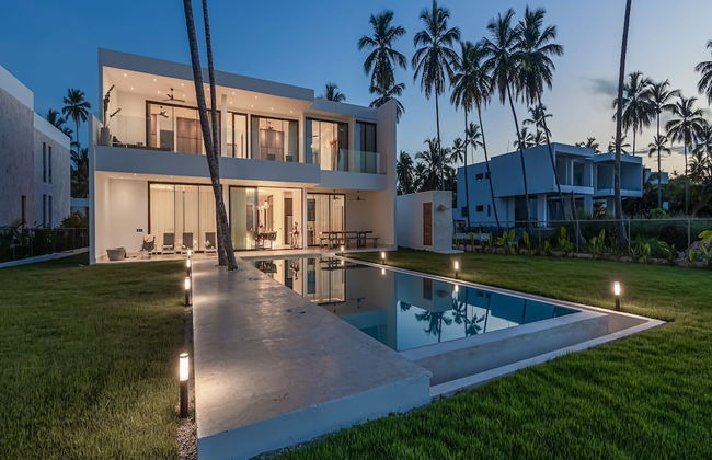 A Tale of Luxury Serenity and Oceanfront Bliss - Foto 38