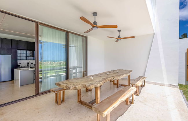 A Tale of Luxury Serenity and Oceanfront Bliss - Foto 11