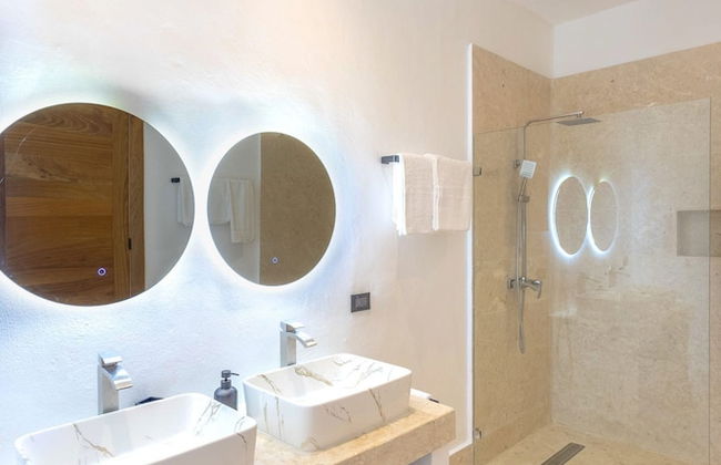 A Tale of Luxury Serenity and Oceanfront Bliss - Foto 23