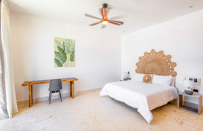 A Tale of Luxury Serenity and Oceanfront Bliss - Foto 24