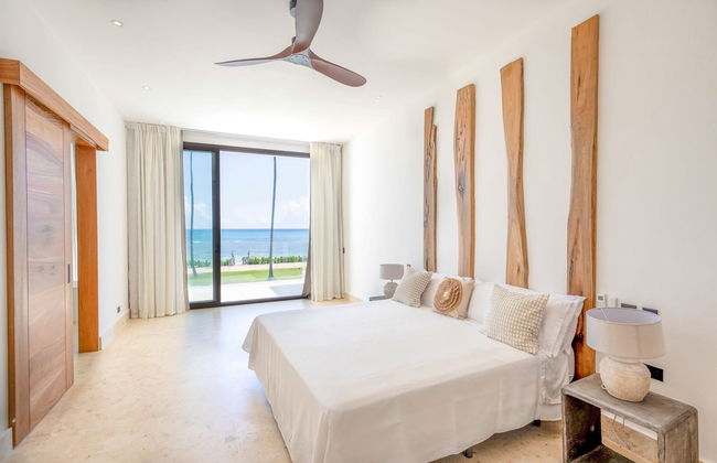 A Tale of Luxury Serenity and Oceanfront Bliss - Foto 17