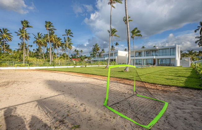 A Tale of Luxury Serenity and Oceanfront Bliss - Foto 8