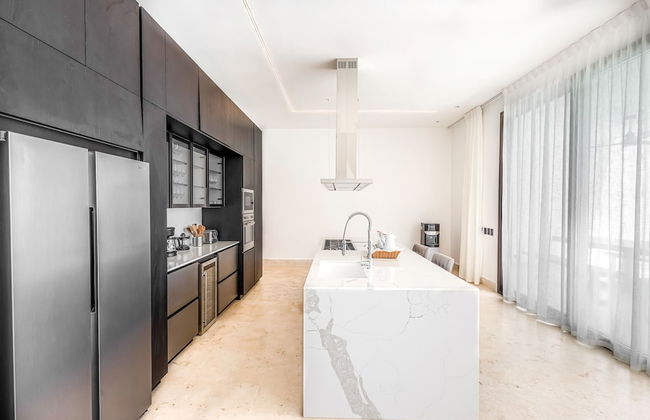 A Tale of Luxury Serenity and Oceanfront Bliss - Foto 14