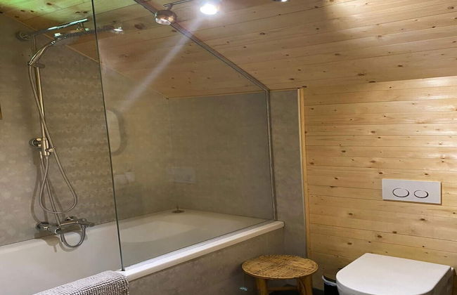Chalet in Rossiniere Near Glacier & Lake - Foto 26