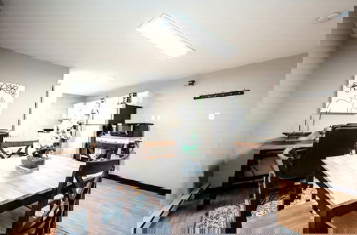 Foto 5 - The Terrace at Park Place 2nd Floor Walk up -cozy 2 Bedroom Fast Wifi Free Coffee
