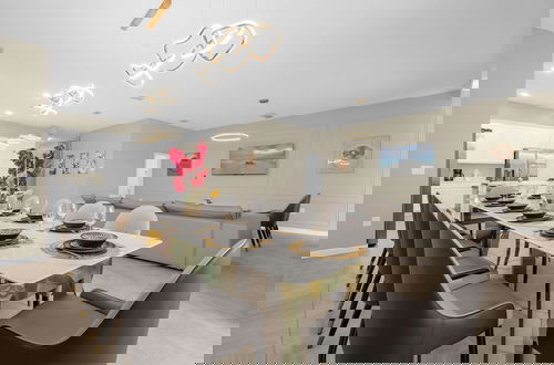 Foto 15 - Upstay - 30ppl Home w Theme Rooms-games-pool-spa