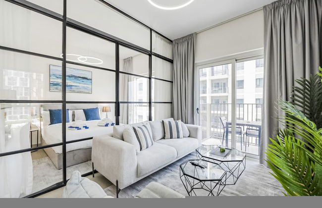 Luxury at Socio Dubai Hills 2 Beds Sleeps 4 - Foto 1