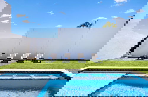 Photo 42 - Brand NEW Villa Central Location Private Pool