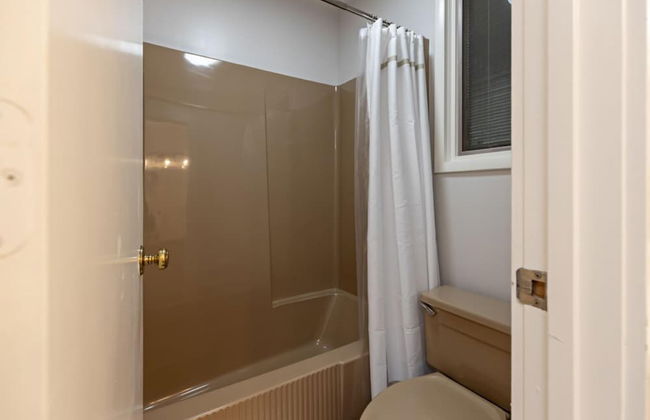 Wintergreen Retreat Jacuzzi Sauna dog Friendly - Photo 7
