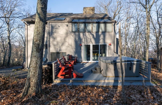 Wintergreen Retreat Jacuzzi Sauna dog Friendly - Photo 45
