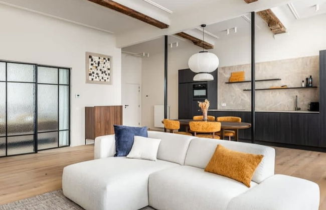 Stylishly Renovated Apartment With City View - Foto 5