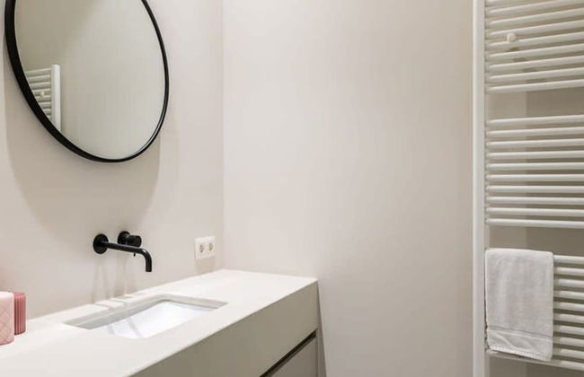 Stylishly Renovated Apartment With City View - Foto 17