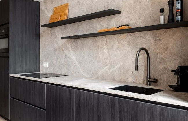 Stylishly Renovated Apartment With City View - Foto 2