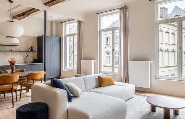 Stylishly Renovated Apartment With City View - Foto 1