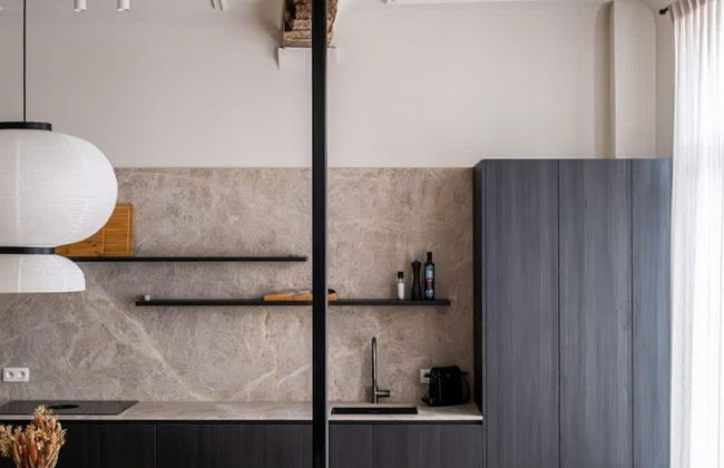 Stylishly Renovated Apartment With City View - Foto 7