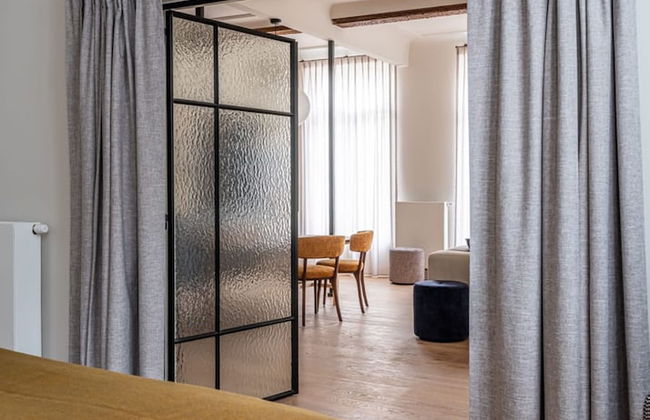 Stylishly Renovated Apartment With City View - Foto 27