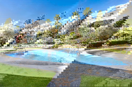 Foto 34 - Amazing Pool and Garden Apartment by Costarentals - Ref 253