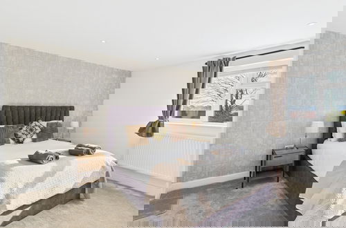 Photo 14 - Central Guest Room - En-suite, Parking & Garden