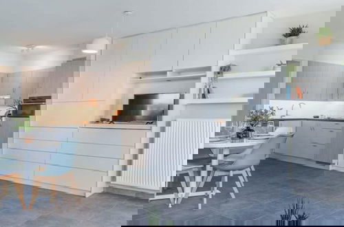 Foto 10 - Bright Apartment With Large and Sunny Garden