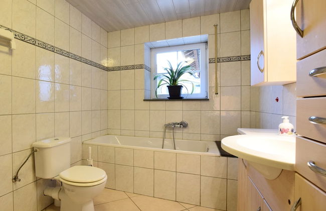 Cottage in Former Farmhouse in Tillet - Foto 14