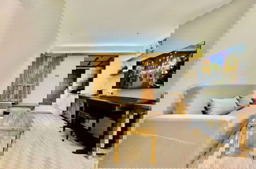 Foto 4 - RAINBOW Sky Center TSN Airport