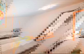 Foto 3 - Lovely Apartment With Swimming Pool