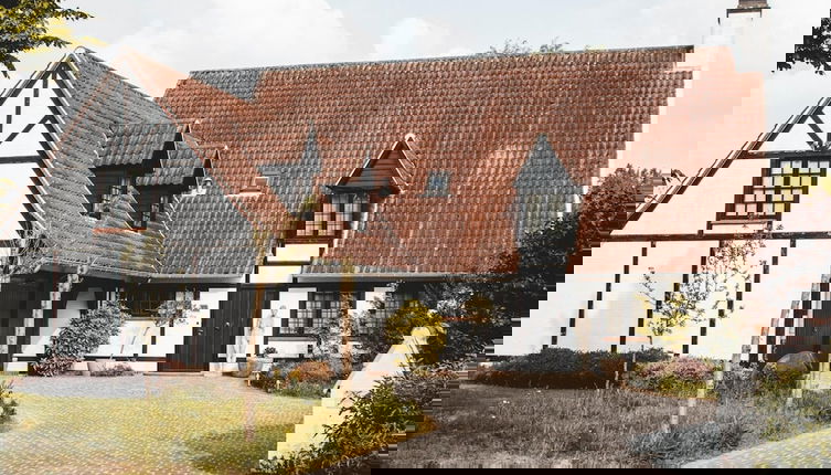 Foto 1 - Modern Holiday Home in Bazel With Garden